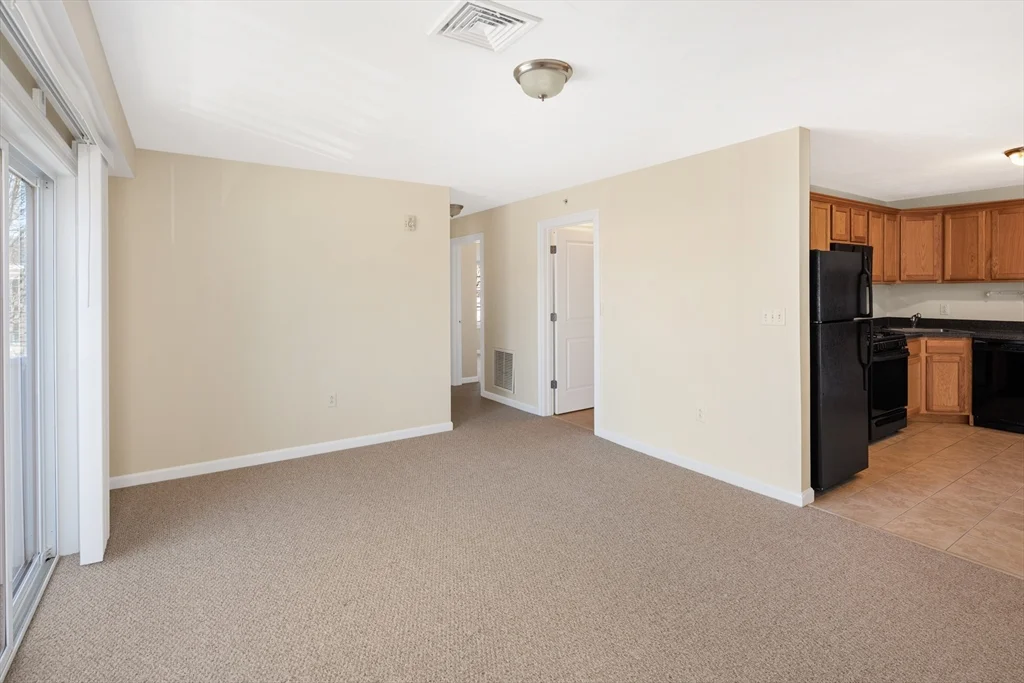 2 bed, 1 bath apartment for rent at 108 California Ave Unit 201, West Quincy — photo 2 of 6