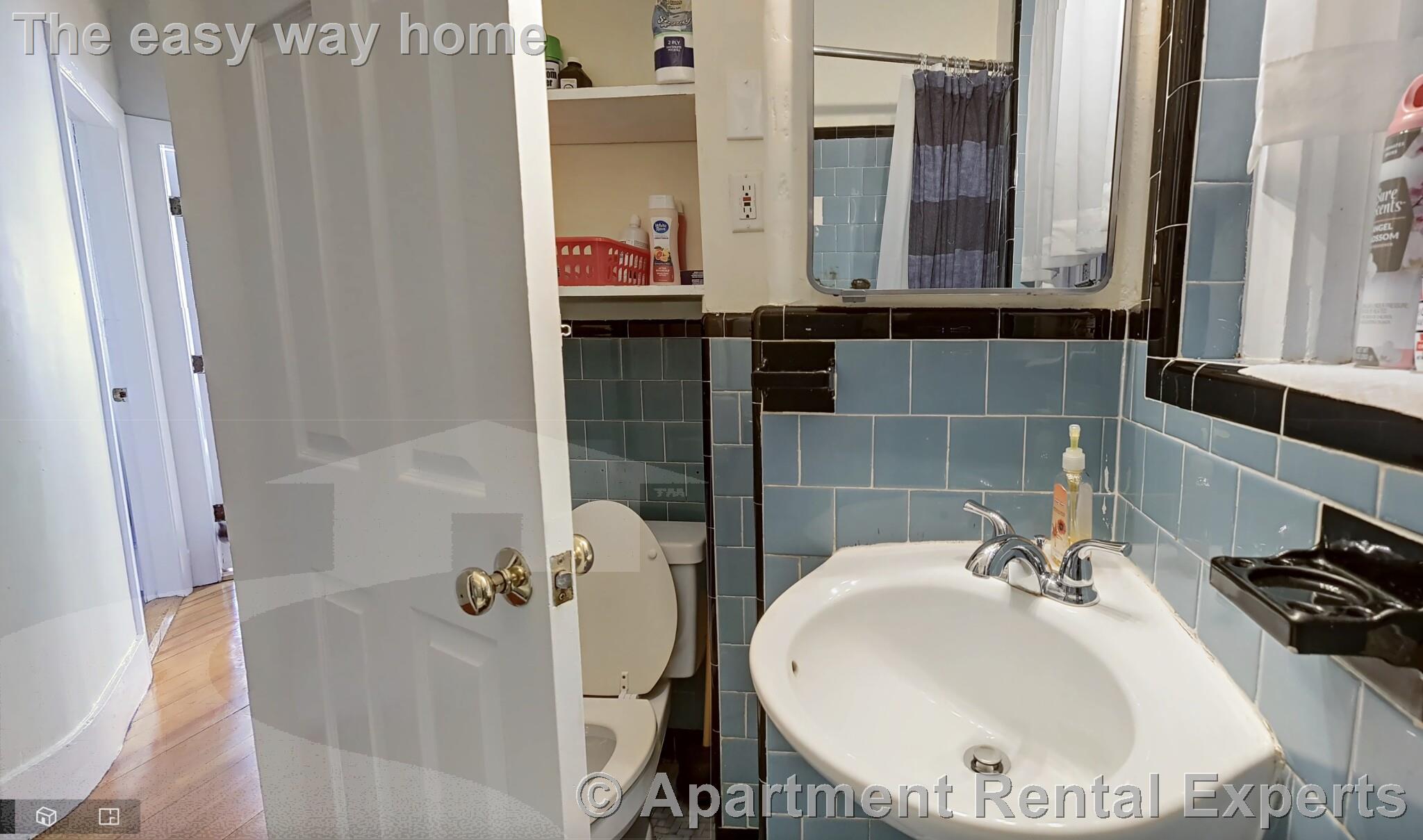 4 bed, 1 bath apartment for rent at 108 Central St Unit 2L, Spring Hill — photo 3 of 8