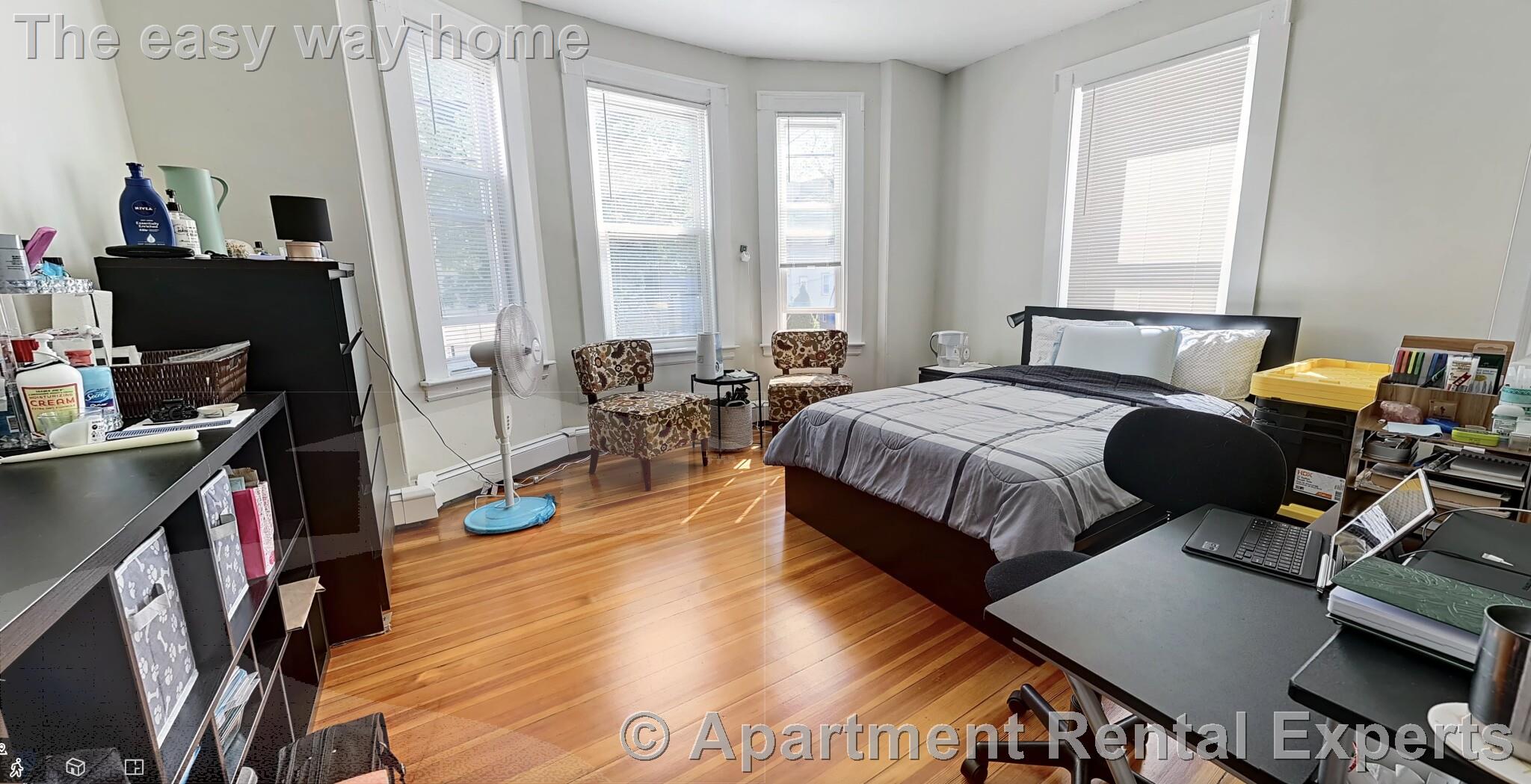 4 bed, 1 bath apartment for rent at 108 Central St Unit 2L, Spring Hill — photo 6 of 8