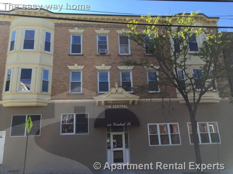 4 bed, 1 bath apartment for rent at 108 Central St Unit 2L, Spring Hill — photo 8 of 8