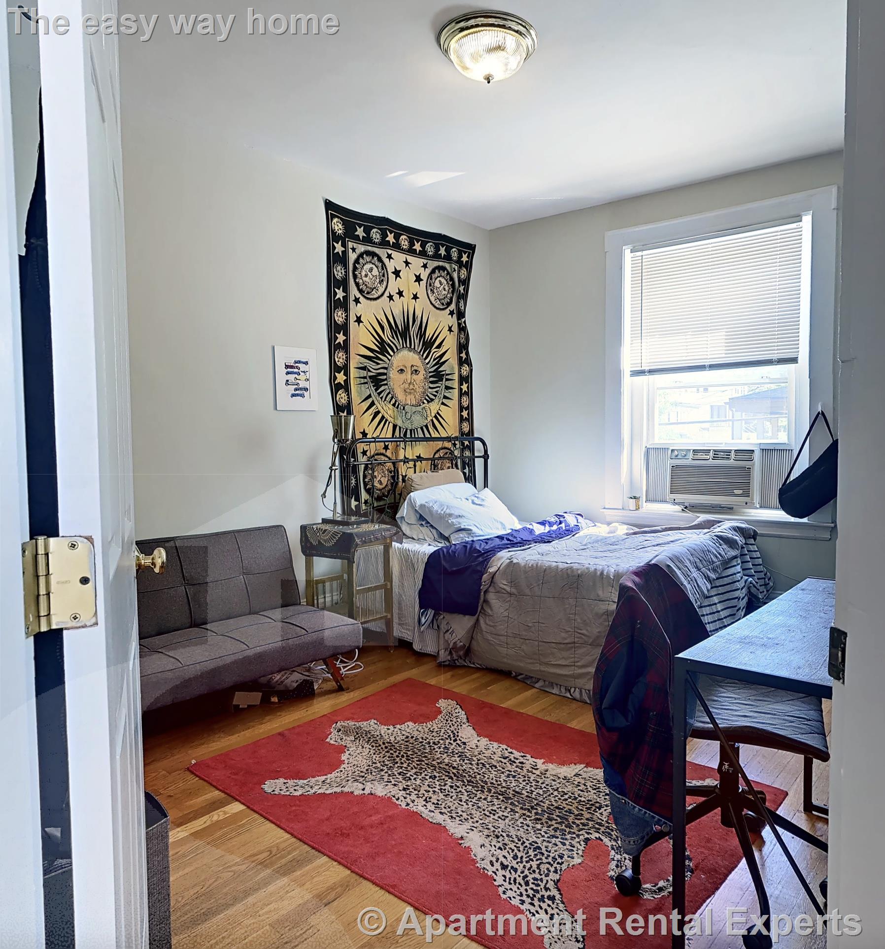 4 bed, 1 bath apartment for rent at 108 Central St Unit 2L, Spring Hill — photo 2 of 8