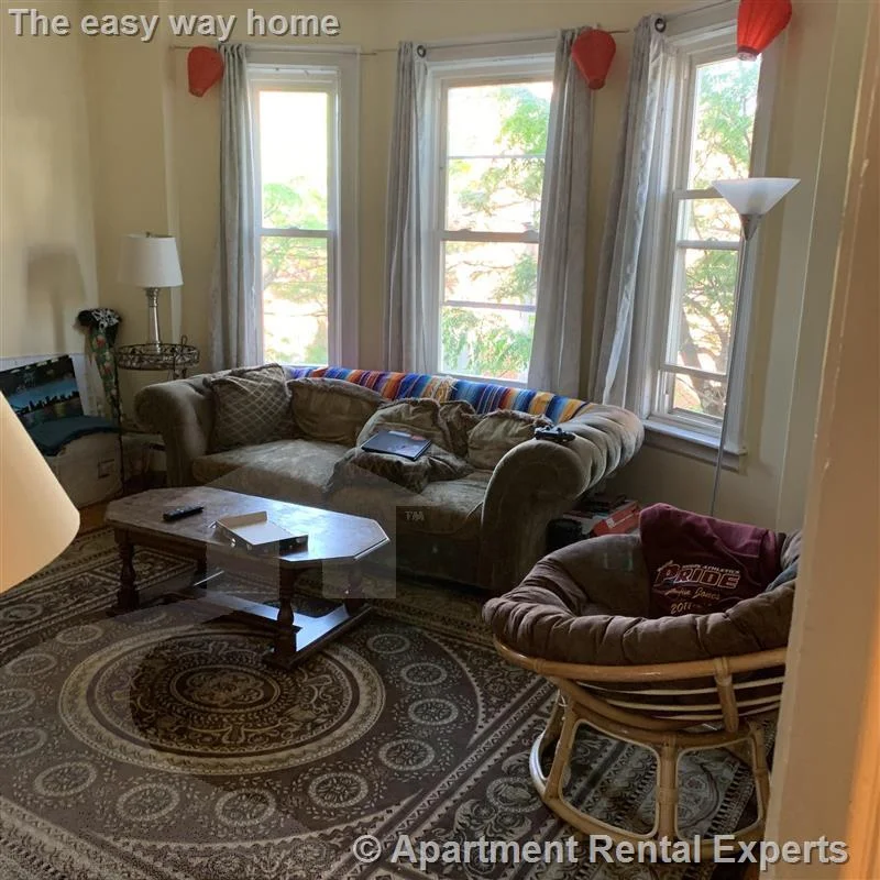 4 bed, 1 bath apartment for rent at 108 Central St Unit 3R, Spring Hill — photo 5 of 12