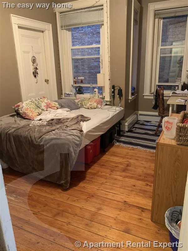 4 bed, 1 bath apartment for rent at 108 Central St Unit 3R, Spring Hill — photo 9 of 12