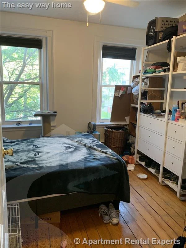 4 bed, 1 bath apartment for rent at 108 Central St Unit 3R, Spring Hill — photo 11 of 12