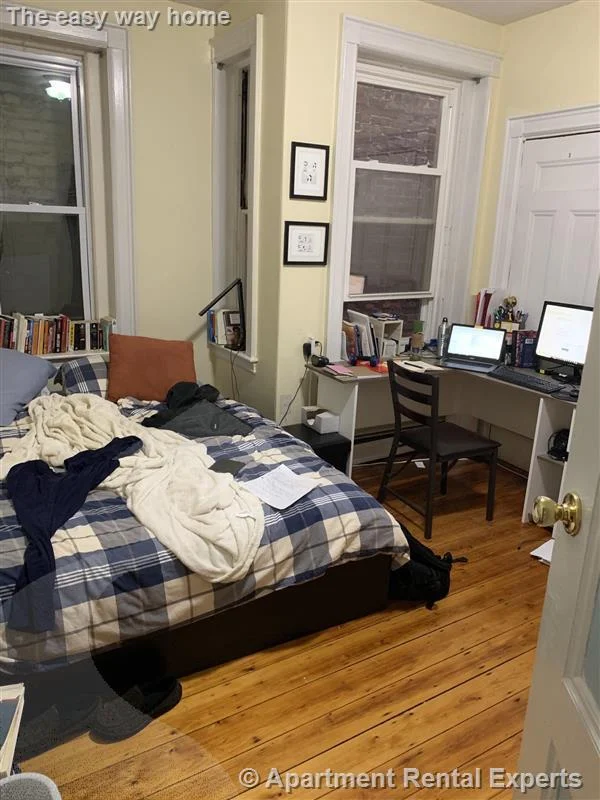 4 bed, 1 bath apartment for rent at 108 Central St Unit 3R, Spring Hill — photo 4 of 12