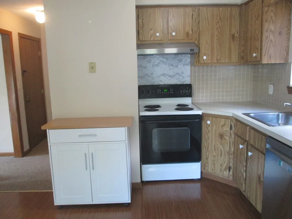 2 bed, 1 bath apartment for rent at 108 Clark St Unit 1, Belmont — photo 4 of 8