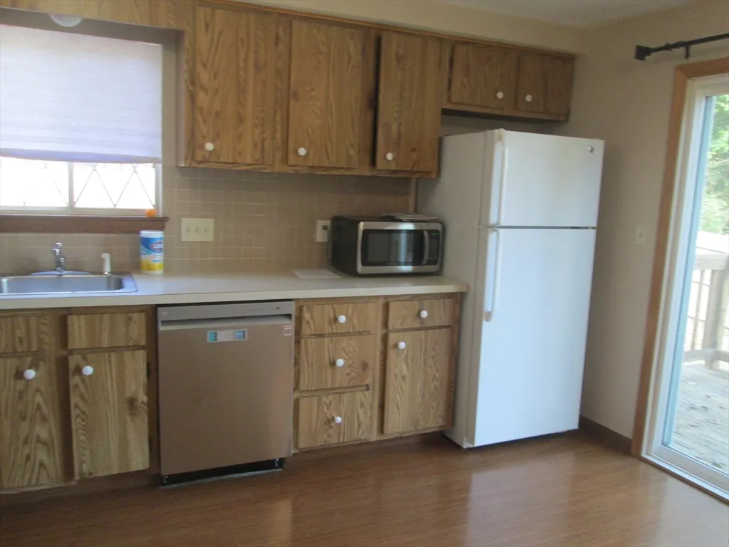 2 bed, 1 bath apartment for rent at 108 Clark St Unit 1, Belmont — photo 2 of 8