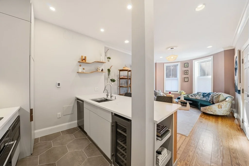 1 bed, 1 bath apartment for rent at 108 East Brookline St Unit 2, South End — photo 5 of 9
