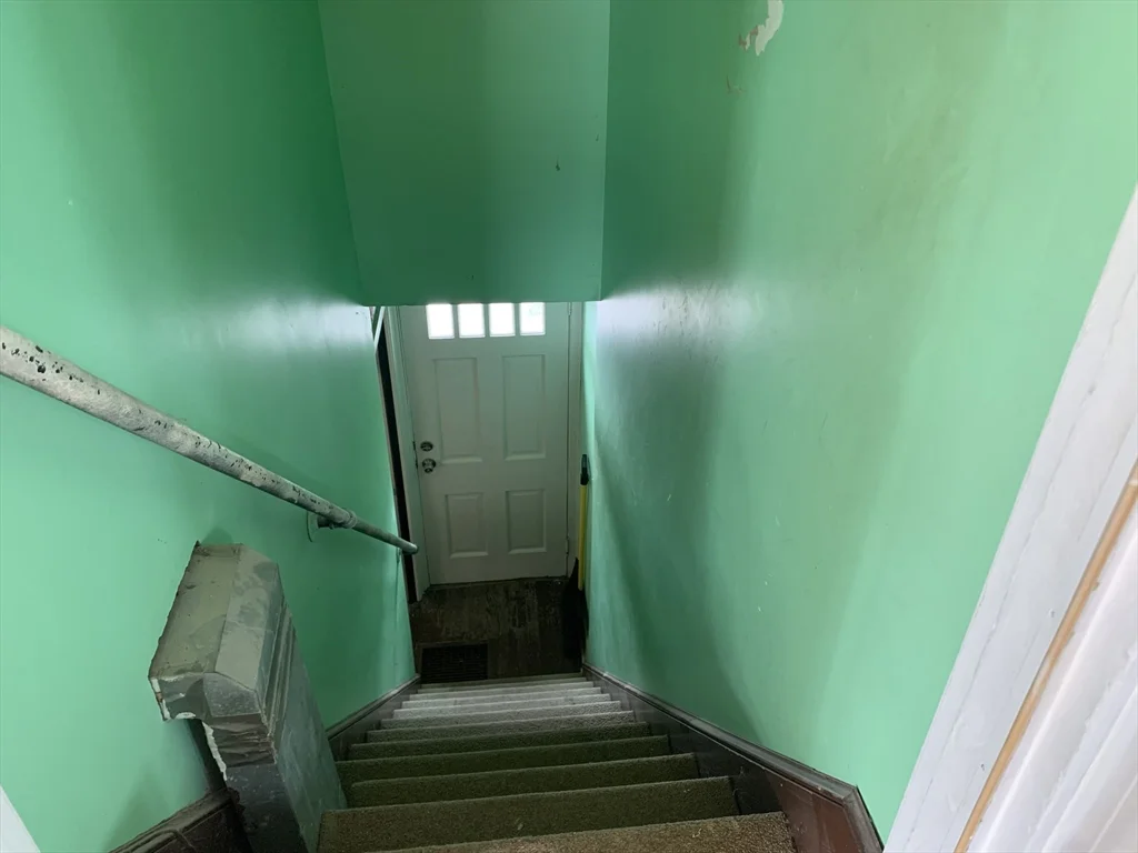 1 bed, 1 bath apartment for rent at 108 Elmwood Unit 2, Swansea — photo 14 of 15