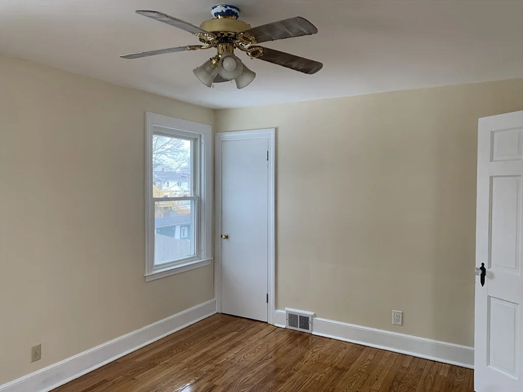 1 bed, 1 bath apartment for rent at 108 Elmwood Unit 2, Swansea — photo 9 of 15