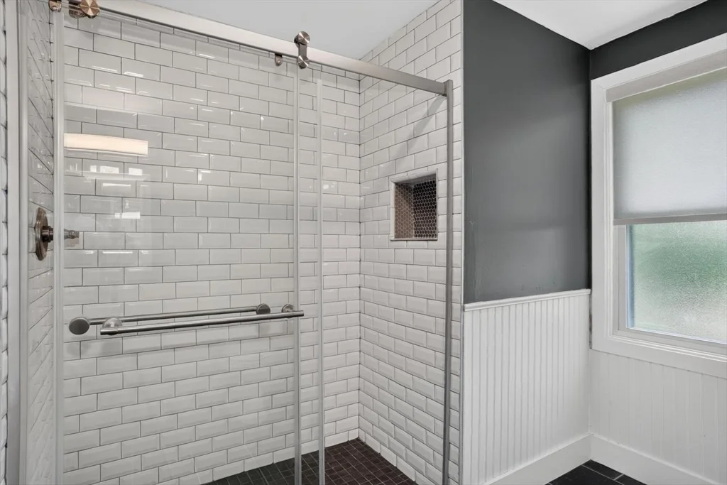 3 bed, 1 bath apartment for rent at 108 Fay Rd Unit A, Framingham — photo 10 of 14