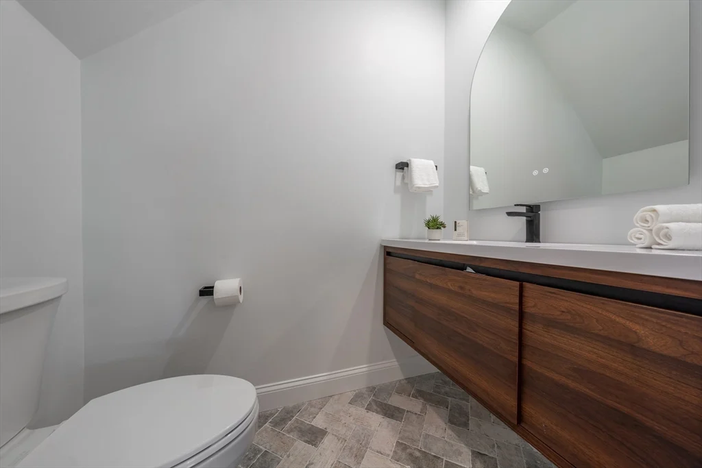 1 bed, 1 bath apartment for rent at 108 Florence St Unit 1, Roslindale — photo 10 of 10