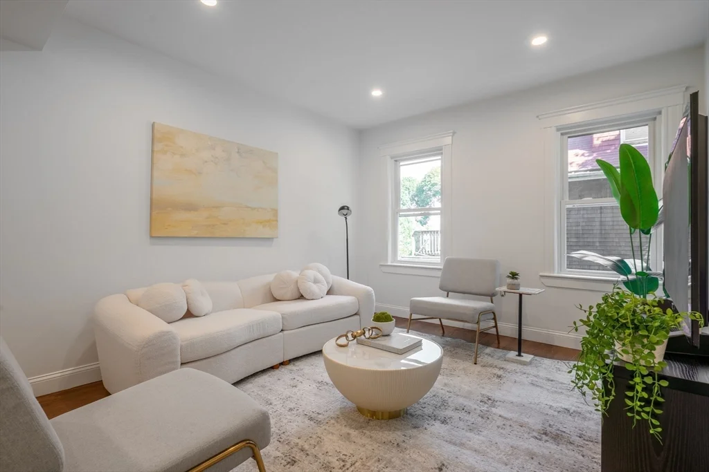 1 bed, 1 bath apartment for rent at 108 Florence St Unit 1, Roslindale — photo 5 of 10