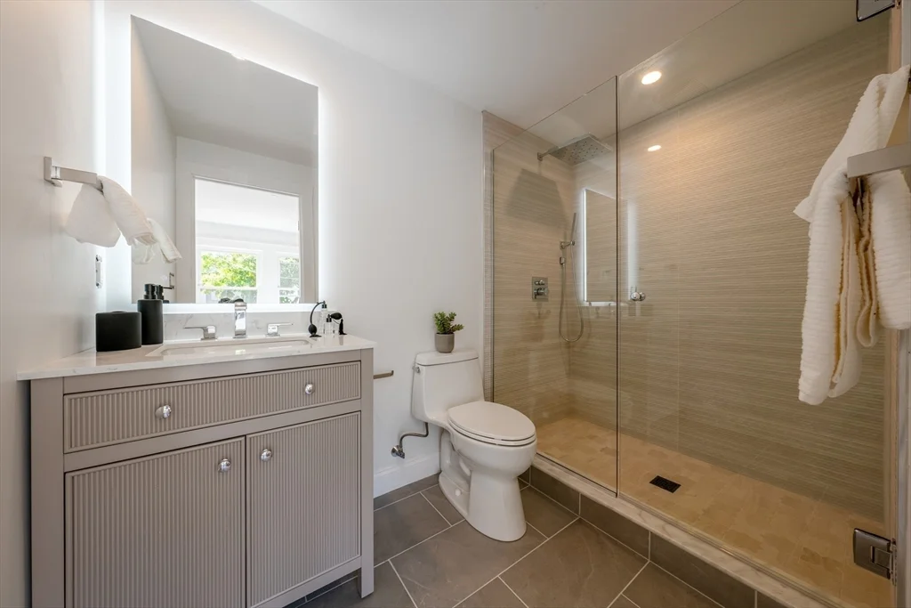 1 bed, 1 bath apartment for rent at 108 Florence St Unit 1, Roslindale — photo 9 of 10