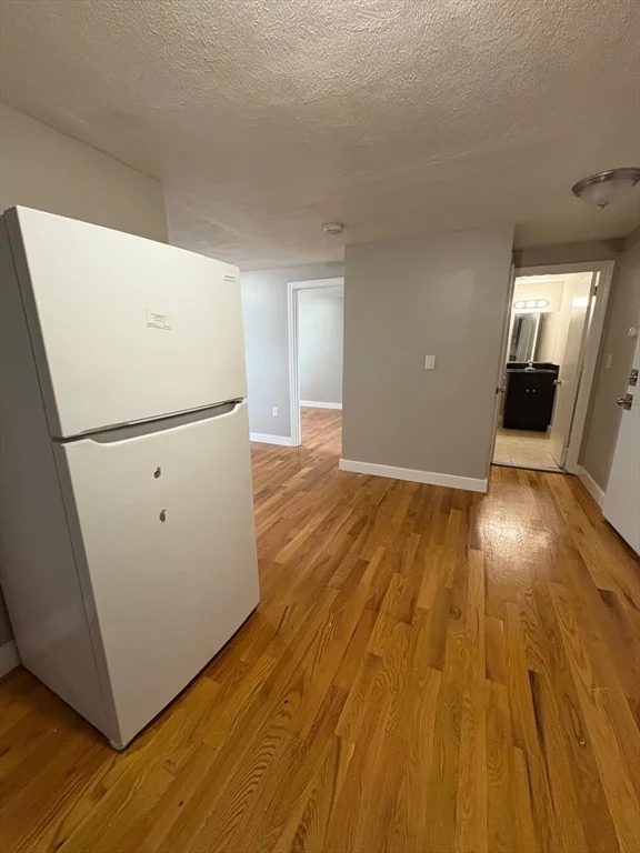2 bed, 1 bath apartment for rent at 108 Franklin St Unit 24, Lynn — photo 3 of 13