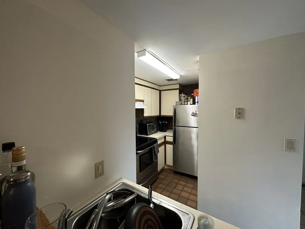 2 bed, 1 bath apartment for rent at 108 Gainsborough St Unit 006W, Fenway — photo 5 of 10