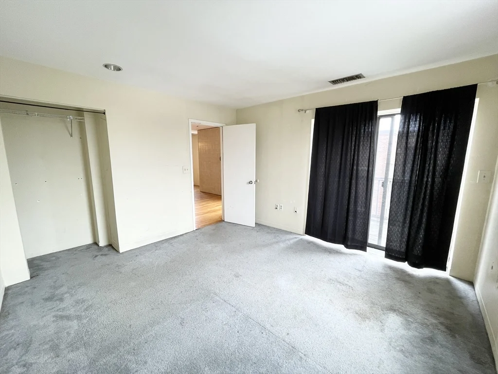2 bed, 1 bath apartment for rent at 108 Gainsborough Unit 404W, Fenway — photo 9 of 14