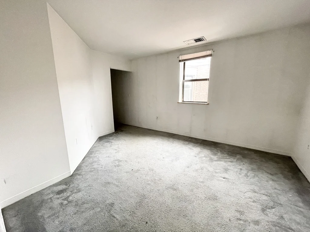 2 bed, 1 bath apartment for rent at 108 Gainsborough Unit 404W, Fenway — photo 10 of 14