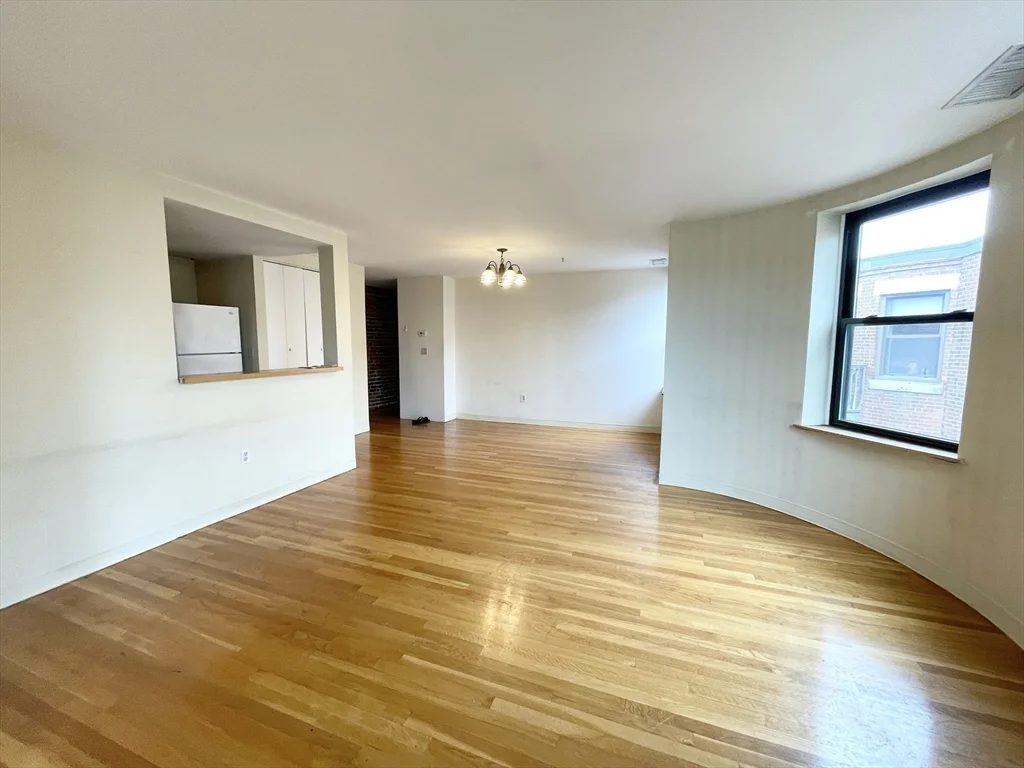 2 bed, 1 bath apartment for rent at 108 Gainsborough Unit 404W, Fenway — photo 8 of 14