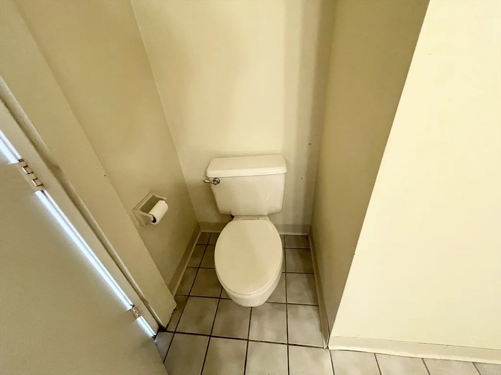 2 bed, 1 bath apartment for rent at 108 Gainsborough Unit 404W, Fenway — photo 13 of 14