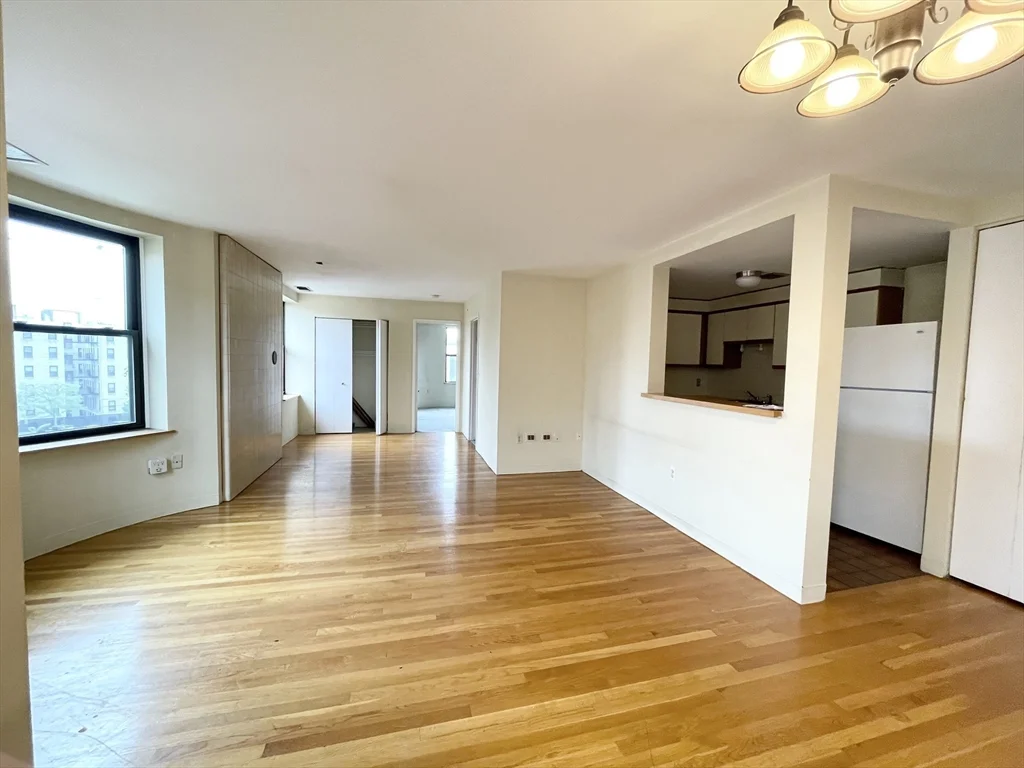 2 bed, 1 bath apartment for rent at 108 Gainsborough Unit 404W, Fenway — photo 7 of 14