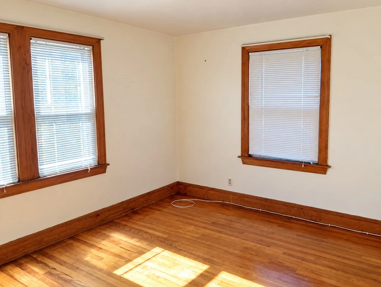 3 bed, 1 bath apartment for rent at 108 Garfield Ave Unit 1, Hyde Park — photo 10 of 12