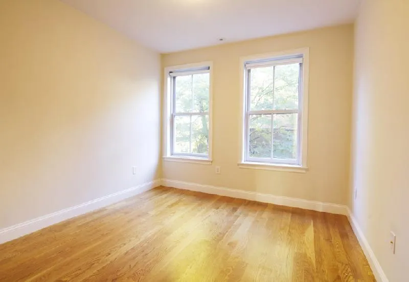 3 bed, 1 bath apartment for rent at 108 Hammond St Unit 2, South End — photo 2 of 7
