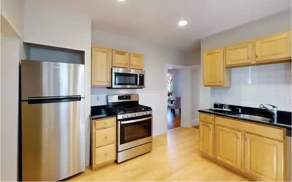 2 bed, 1 bath apartment for rent at 108 Heath St Unit 1, Winter Hill — photo 8 of 22