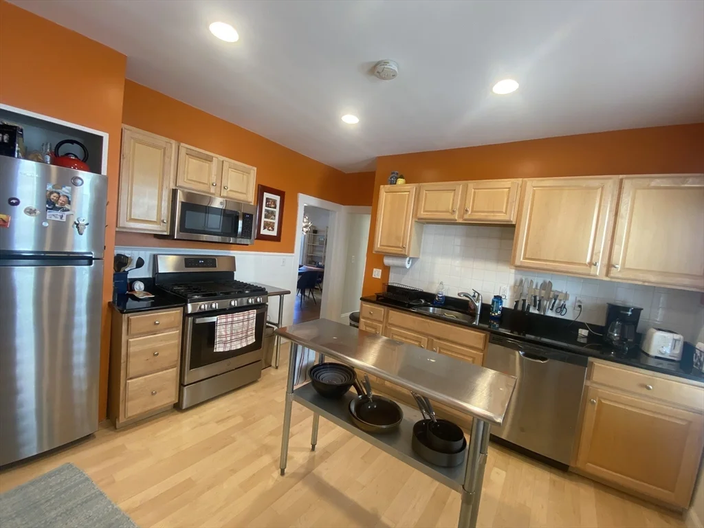 2 bed, 1 bath apartment for rent at 108 Heath St Unit 1, Winter Hill — photo 13 of 22