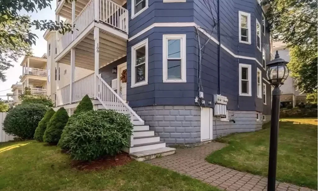 2 bed, 1 bath apartment for rent at 108 Heath St Unit 1, Winter Hill — photo 3 of 22