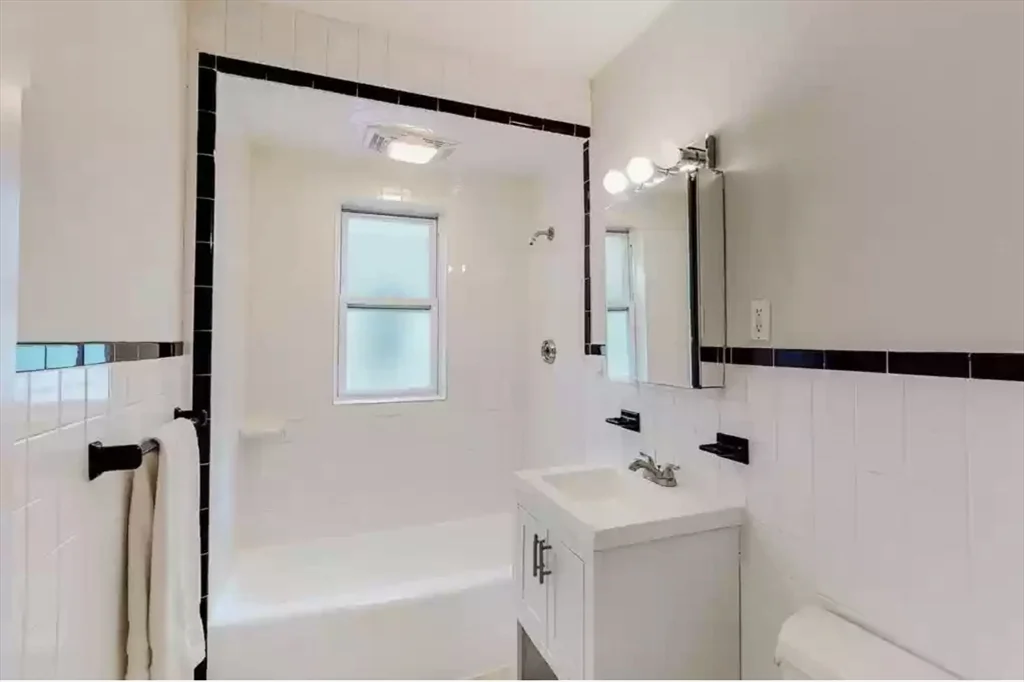 2 bed, 1 bath apartment for rent at 108 Heath St Unit 1, Winter Hill — photo 20 of 22