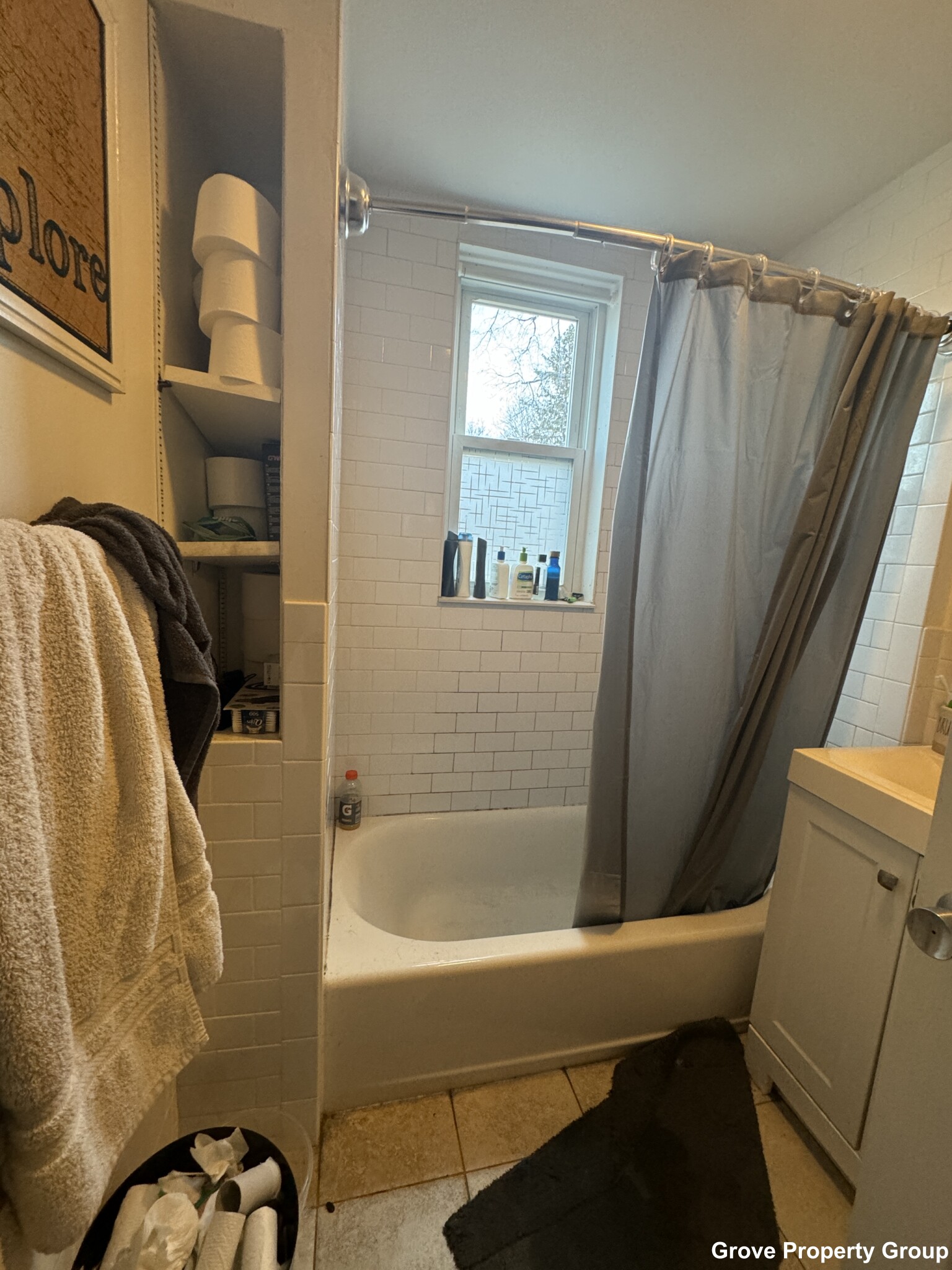 4 bed, 1 bath apartment for rent at 108 Hillside St Unit 3, Mission Hill — photo 3 of 9