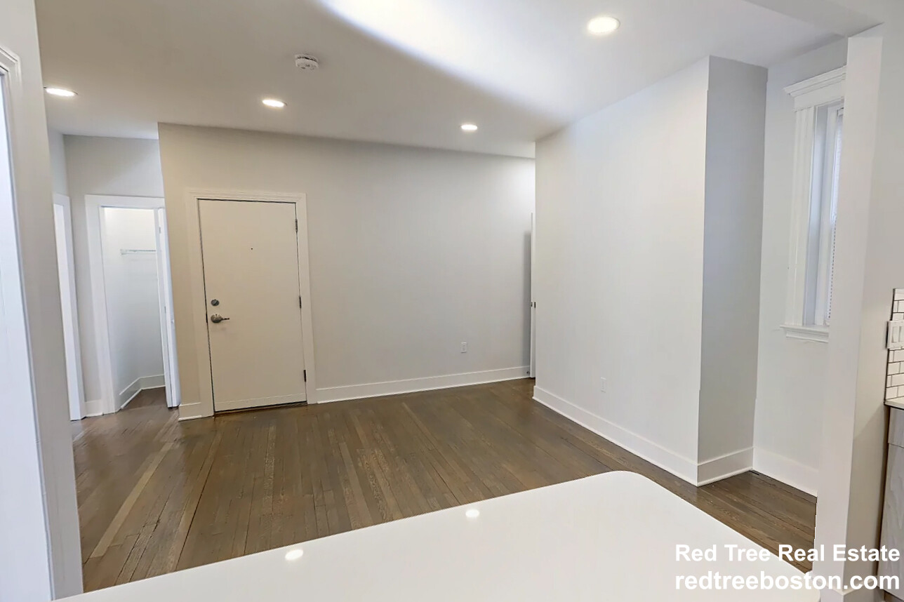 2 bed, 1 bath apartment for rent at 108 Jersey St Unit 6, Fenway — photo 5 of 15