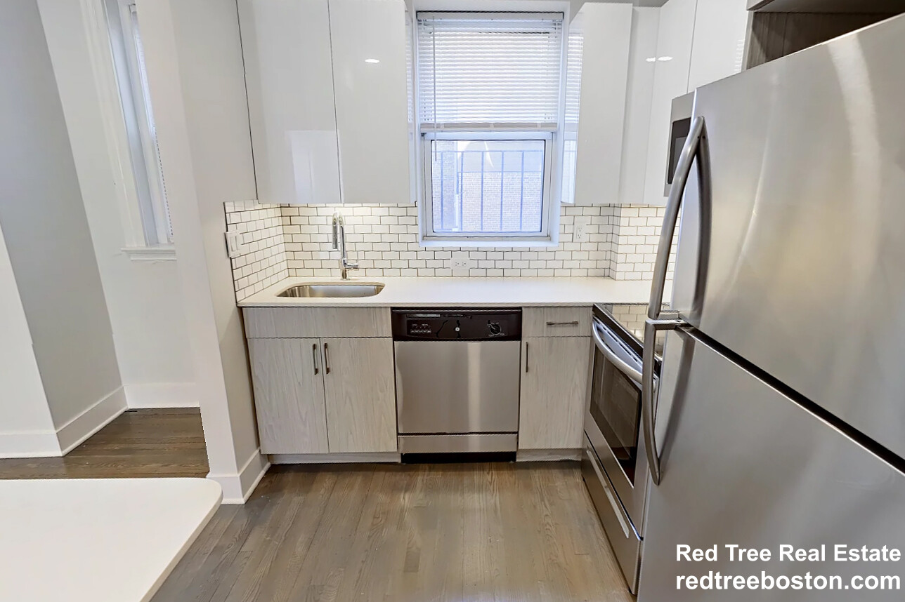 2 bed, 1 bath apartment for rent at 108 Jersey St Unit 6, Fenway — photo 3 of 15