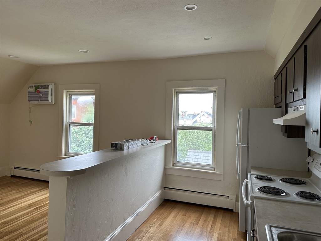 2 bed, 1 bath apartment for rent at 108 Lewis St Unit 5, Lynn — photo 6 of 17