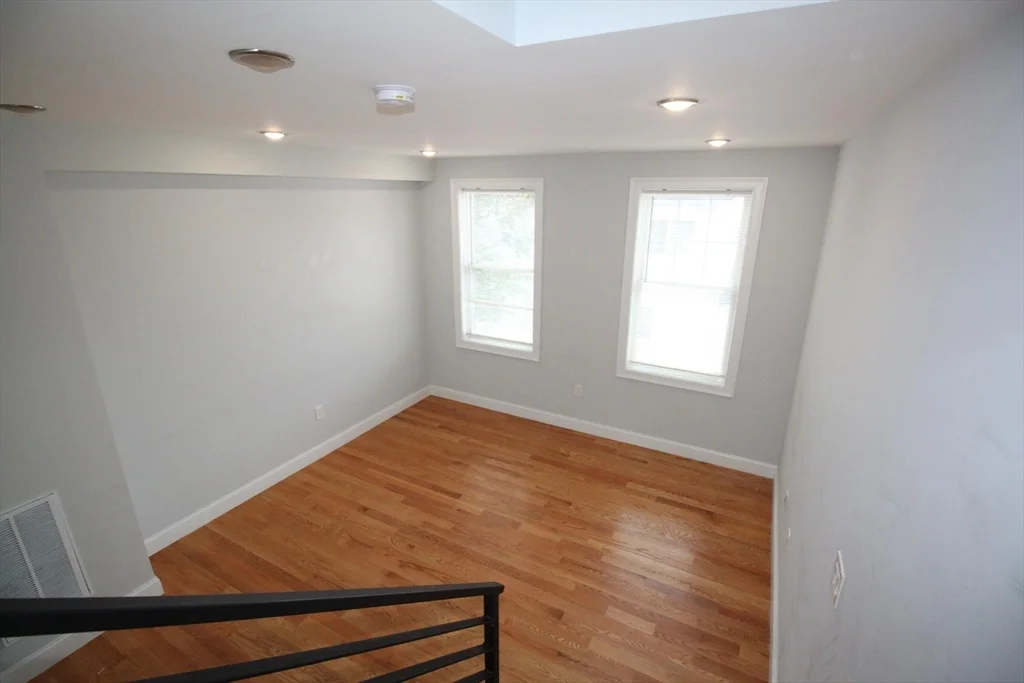 2 bed, 1 bath apartment for rent at 108 Main St Unit 108, Everett — photo 7 of 12