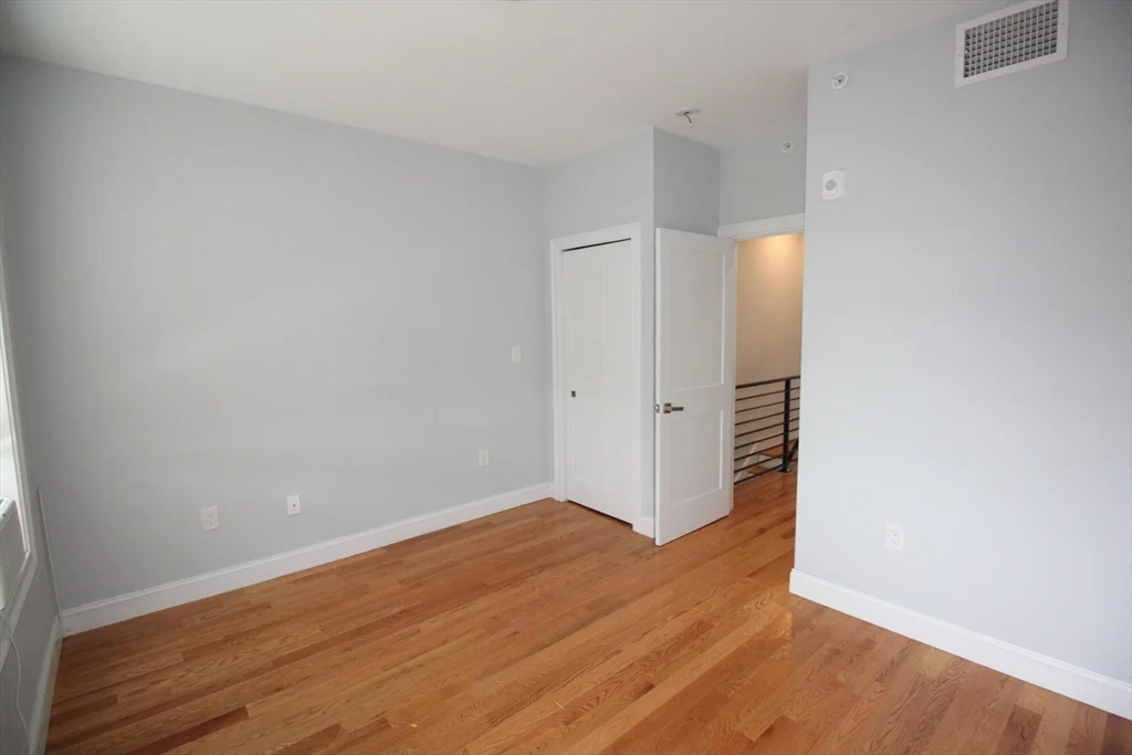 2 bed, 1 bath apartment for rent at 108 Main St Unit 108, Everett — photo 6 of 12