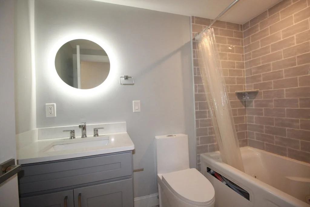 2 bed, 1 bath apartment for rent at 108 Main St Unit 108, Everett — photo 10 of 12