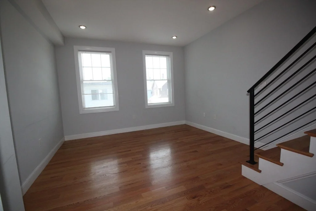 2 bed, 1 bath apartment for rent at 108 Main St Unit 108, Everett — photo 8 of 12