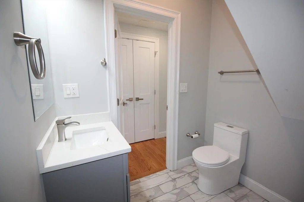 2 bed, 1 bath apartment for rent at 108 Main St Unit 108, Everett — photo 11 of 12