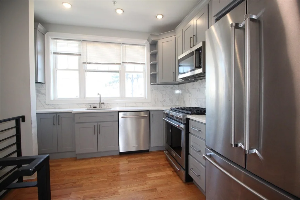2 bed, 1 bath apartment for rent at 108 Main St Unit 108, Everett — photo 4 of 12