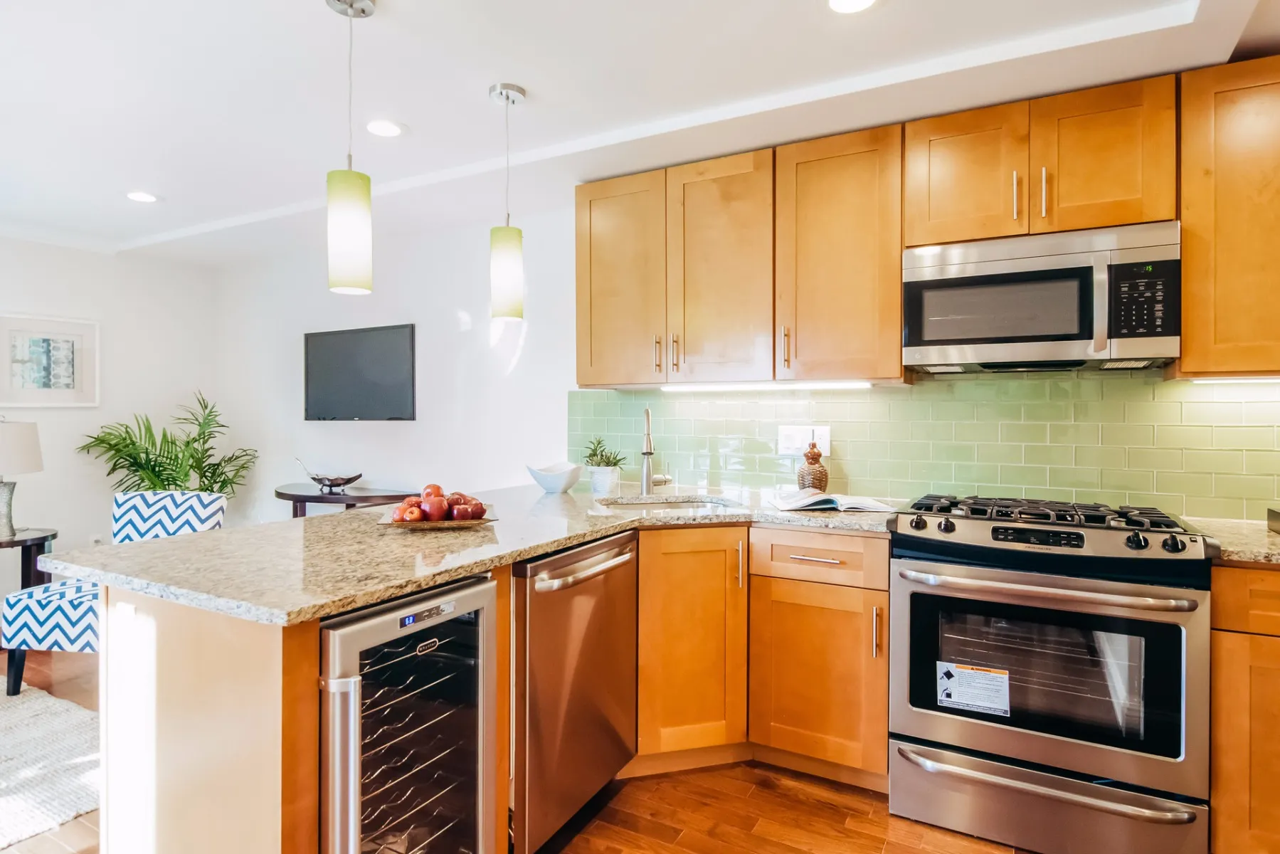 2 bed, 1 bath apartment for rent at 108 Maverick St Unit 1, East Boston — photo 6 of 15