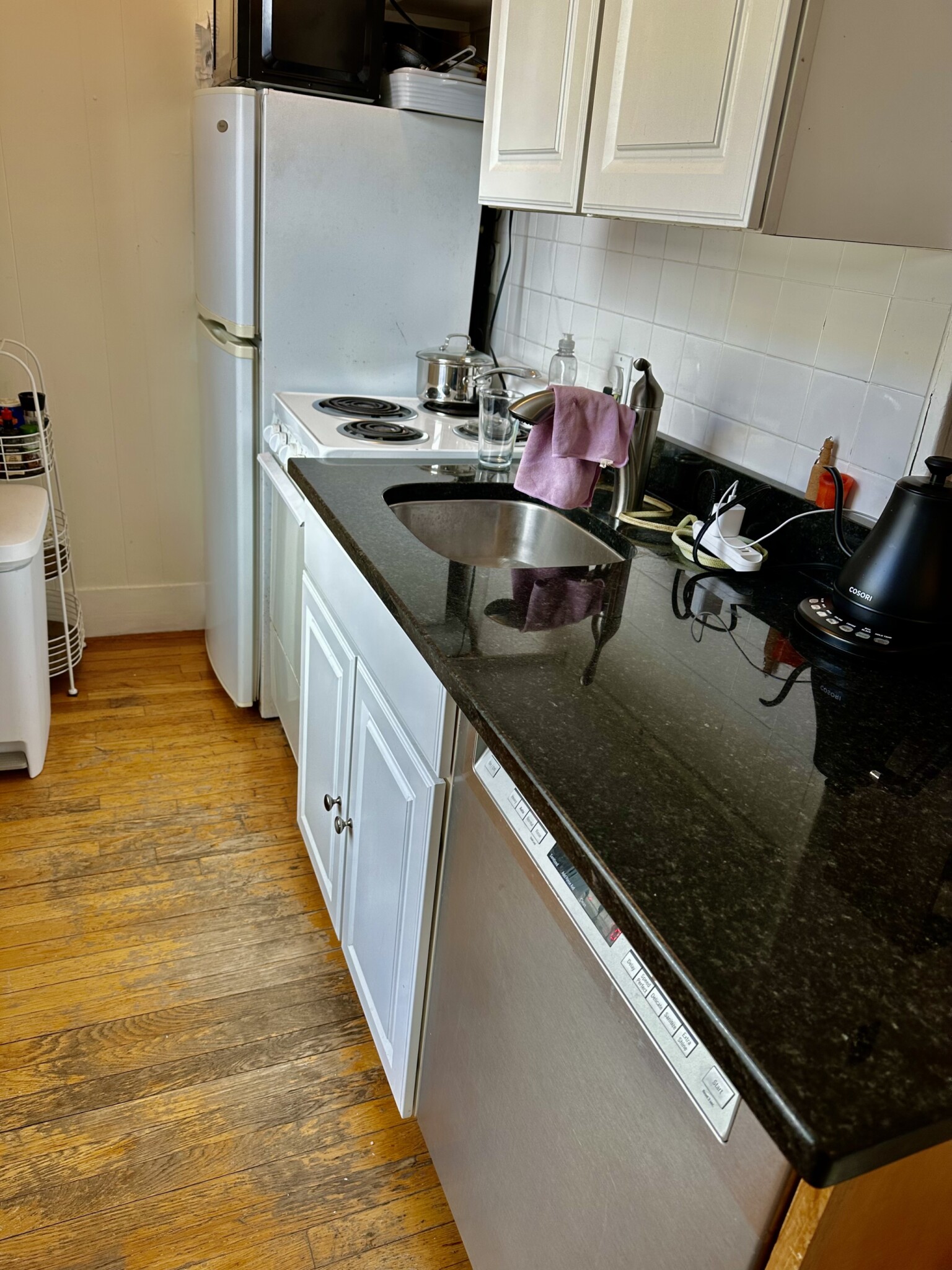 Studio bed, 1 bath apartment for rent at 108 Myrtle St Unit 10F, Beacon Hill — photo 5 of 9