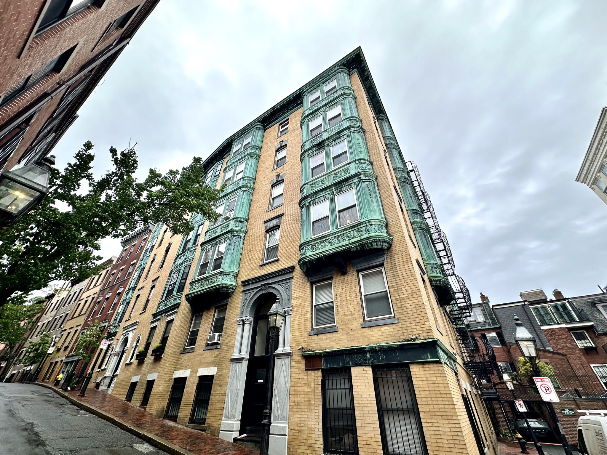 Studio bed, 1 bath apartment for rent at 108 Myrtle St Unit 10F, Beacon Hill — photo 8 of 9
