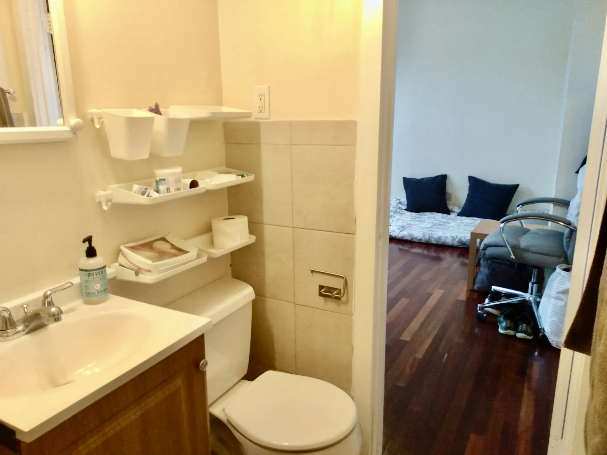 Studio bed, 1 bath apartment for rent at 108 Myrtle St Unit 15, Beacon Hill — photo 4 of 16