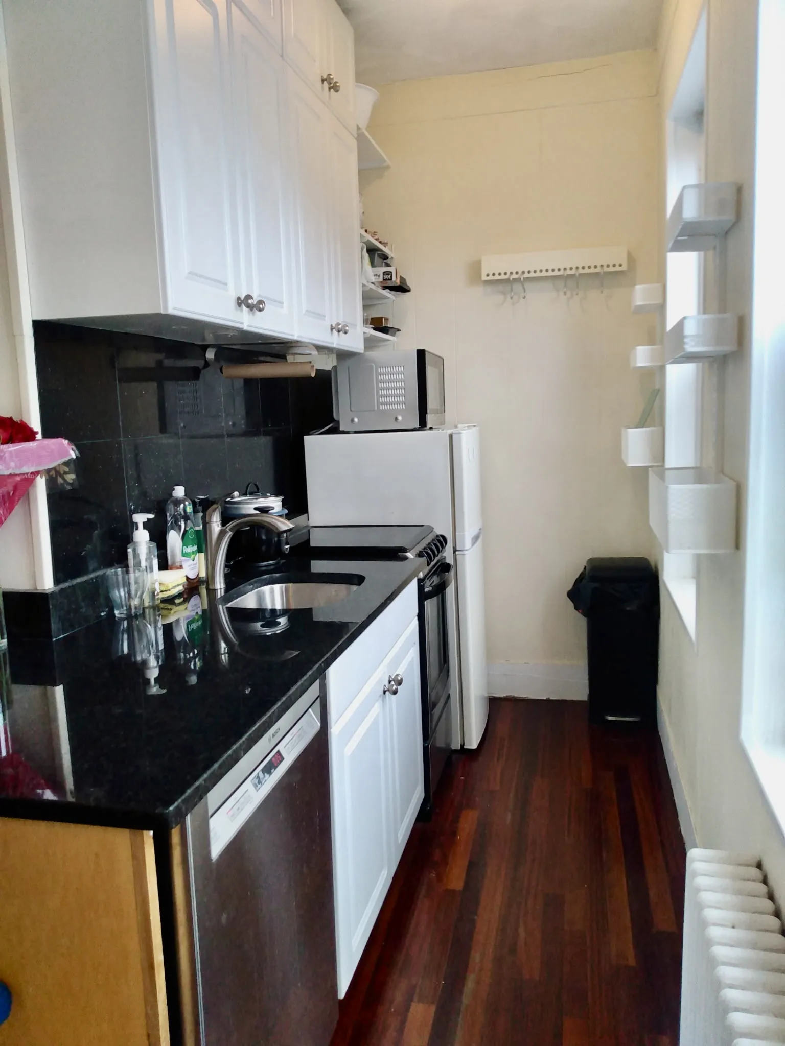 Studio bed, 1 bath apartment for rent at 108 Myrtle St Unit 15, Beacon Hill — photo 1 of 16