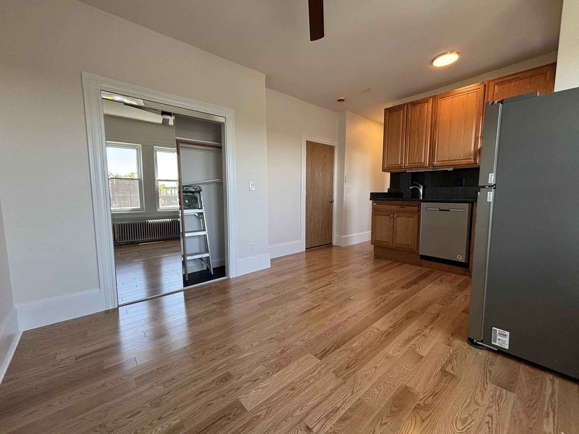 1 bed, 1 bath apartment for rent at 108 Myrtle St Unit 18, Beacon Hill — photo 4 of 9