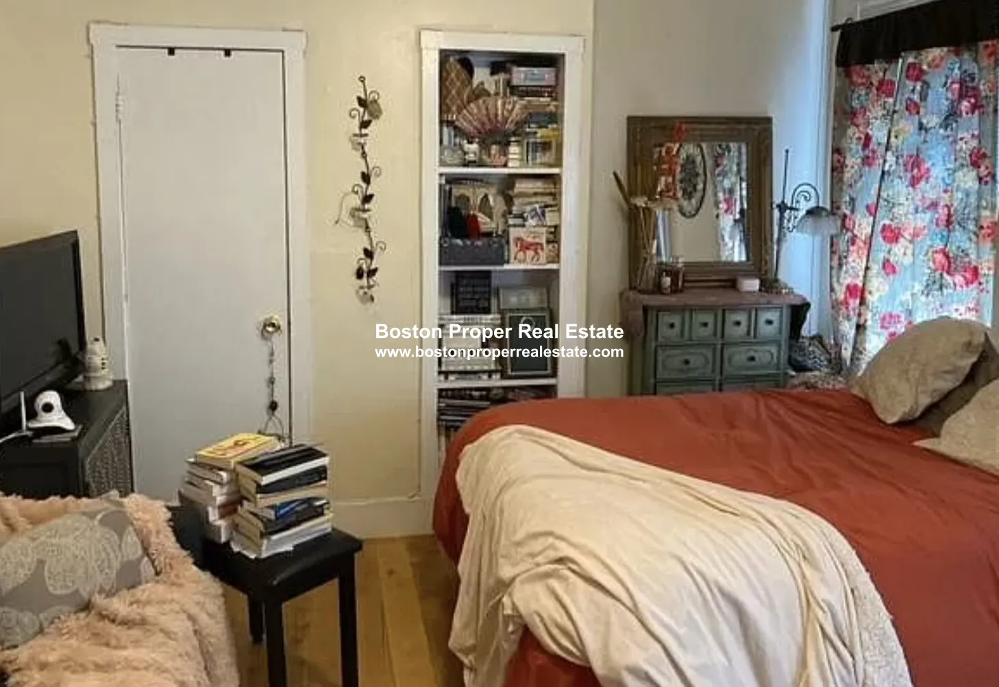 Studio bed, 1 bath apartment for rent at 108 Myrtle St Unit 3, Beacon Hill — photo 4 of 8