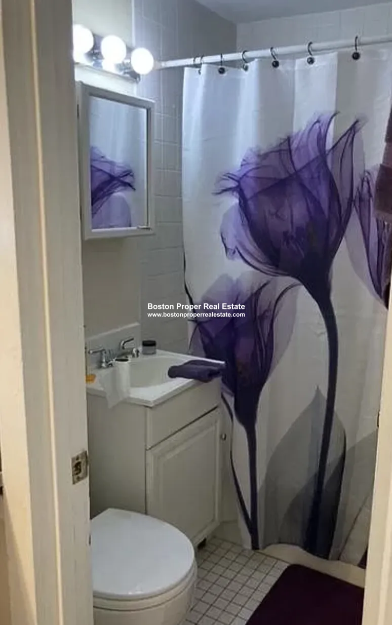 Studio bed, 1 bath apartment for rent at 108 Myrtle St Unit 3, Beacon Hill — photo 6 of 8