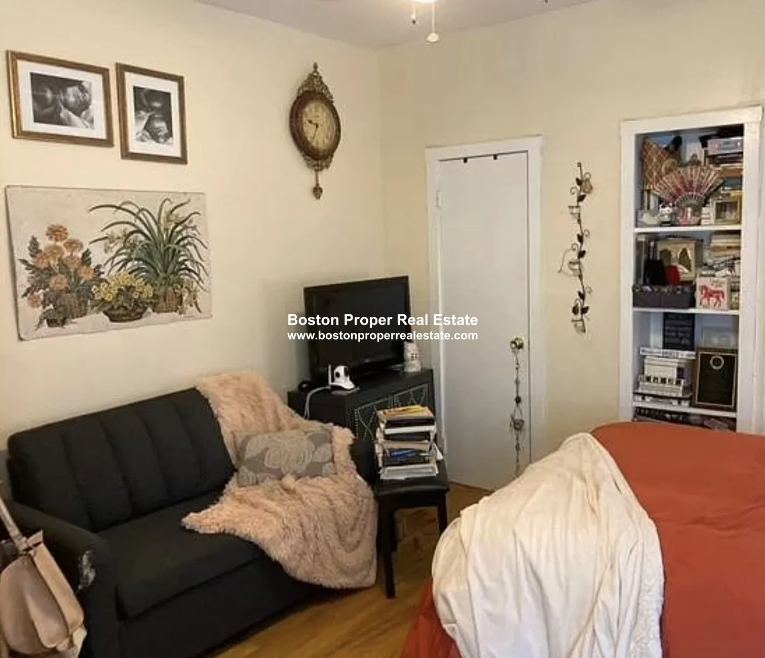 Studio bed, 1 bath apartment for rent at 108 Myrtle St Unit 3, Beacon Hill — photo 3 of 8